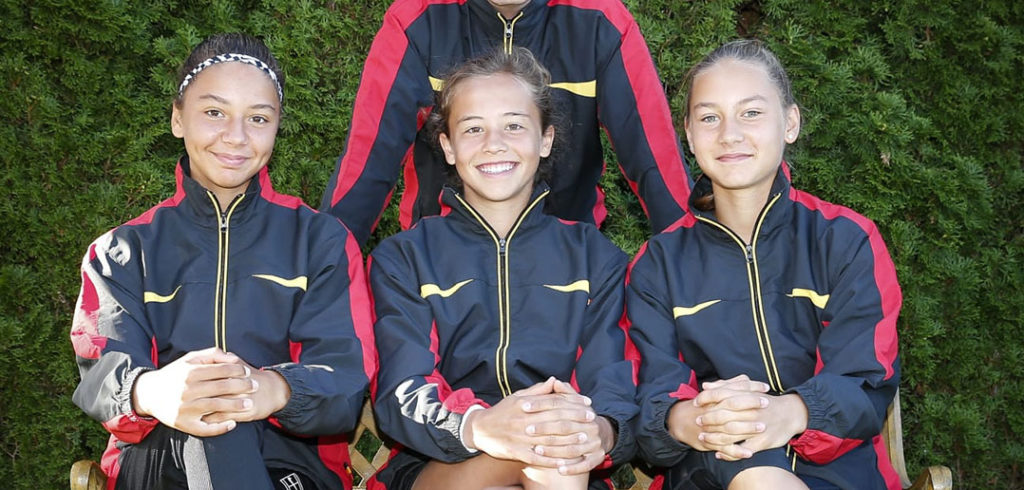 Sofia Costoulas, Hanne Vandewinkel en Amelia Waligora - © Tennis Vlaanderen