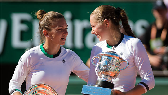 Jelena Ostapenko en Simona Halep - © Jimmie48 Tennis Photography