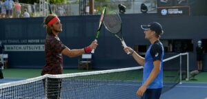 Stefanos Tsitsipas en David Goffin - © Ultimate Tennis Showdown
