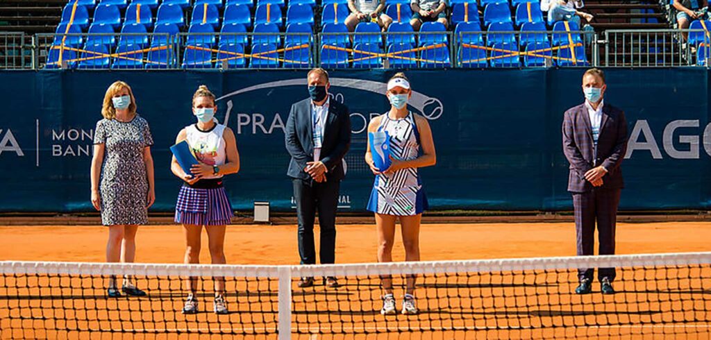 Simona Halep en Elise Mertens - © Jimmie48 Tennis Photography