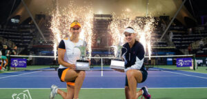 Elise Mertens en Veronika Kudermetova in Dubai in 2022 - © Jimmie48 Tennis Photography