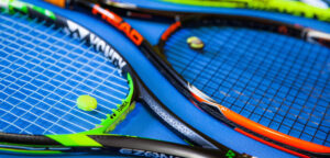 Tennis rackets - © Alicja Gancarz (Unsplash)
