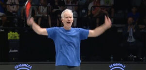 John McEnroe op Inaugural Pickleball Slam 2023 - © YouTube