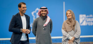 Rafael Nadal, Abdulaziz bin Turki Al Saud en Arij Mutabagani - © Saudi Tennis Federation