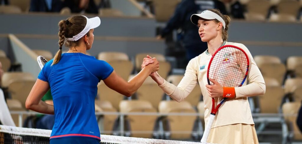 Elise Mertens en Elena Rybakina - © Jimmie48 Tennis Photography