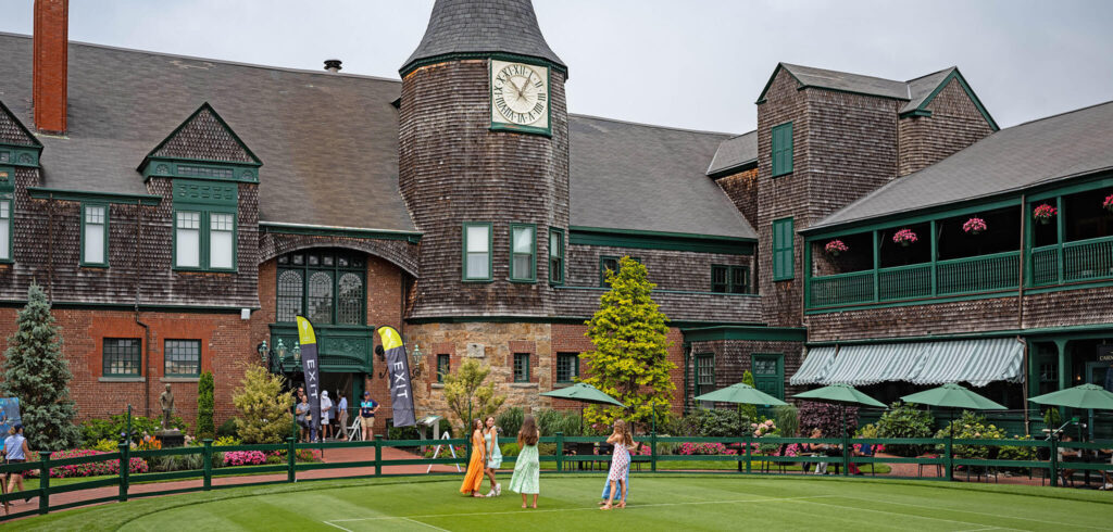 International Tennis Hall of Fame in Newport - © Roman Boed (Flickr)