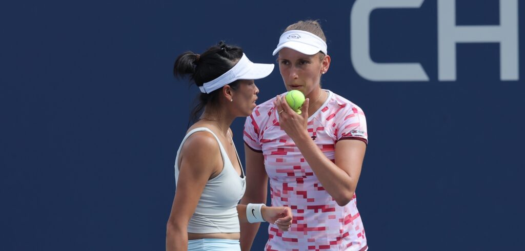 Elise Mertens en Su-Wei Hsieh - © Brad Penner (USTA)