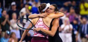 Elise Mertens en Aryna Sabalenka - © Jimmie48 Tennis Photography