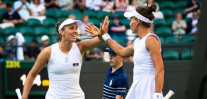 Elise Mertens en Veronika Kudermetova - © Jimmie48 Tennis Photography
