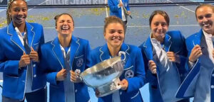 Team Italië op de Billie Jean King Cup in Shenzhen op 21 september 2025 - © Online video