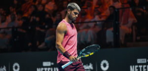 Carlos Alcaraz op Six Kings Slam in Riyad op 18 oktober 2025 - © Riyadh Season/Netflix